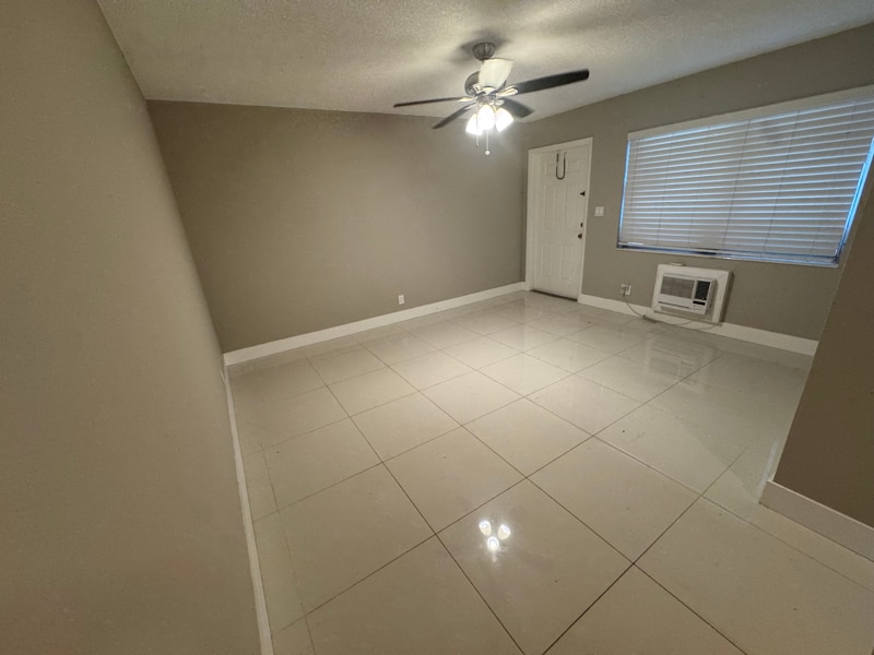 Foto del edificio - 1859 Wiley St