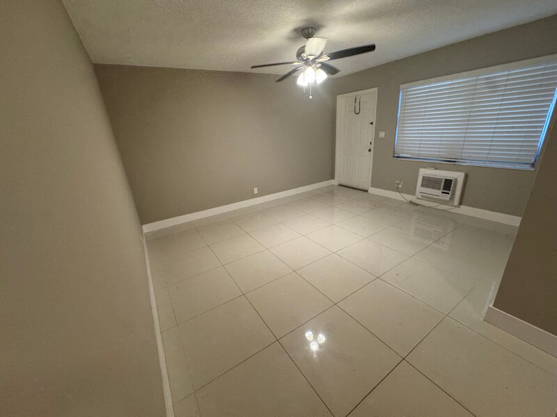 Building Photo - 1859 Wiley St