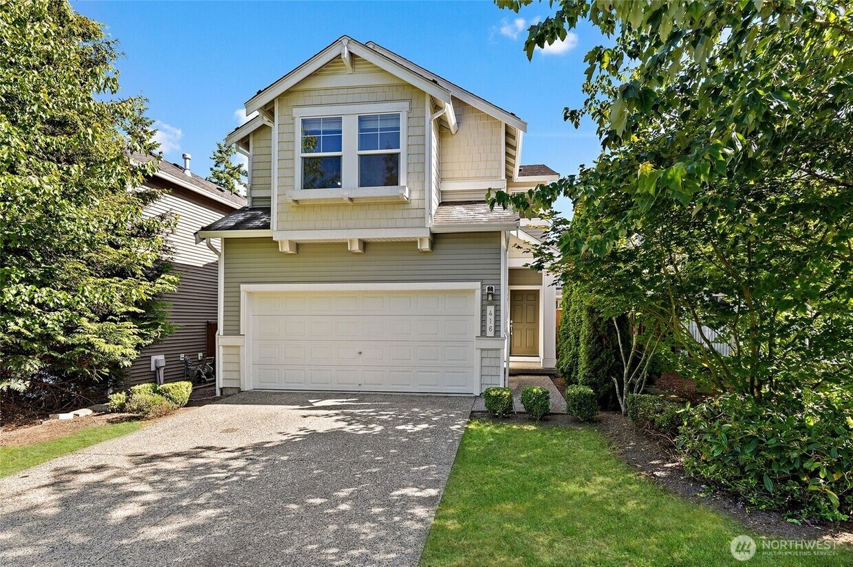 Foto principal - 416 124th St SE