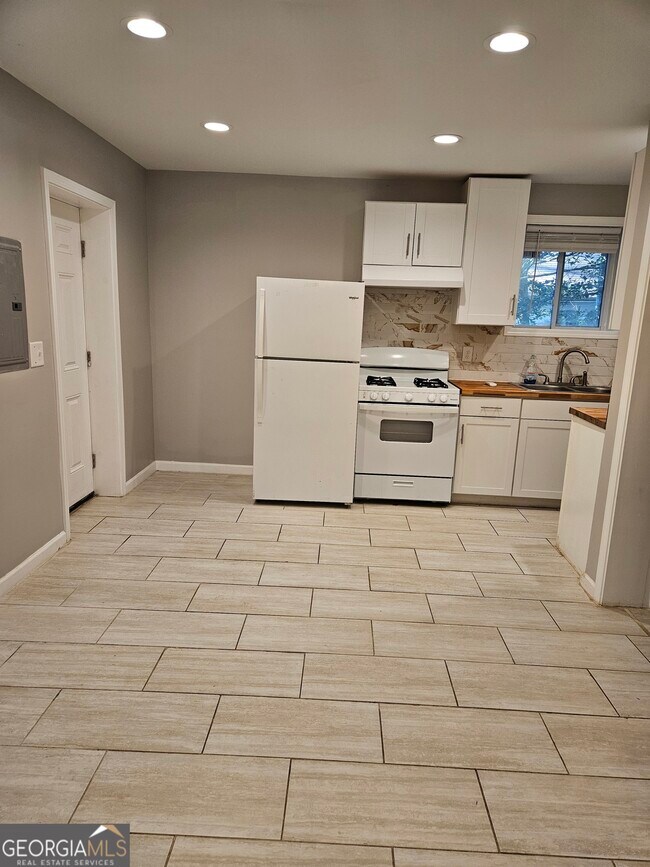 Foto del edificio - 1129 West Ave SW