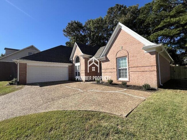 Foto del edificio - 8990 Fletcher Park Cir N