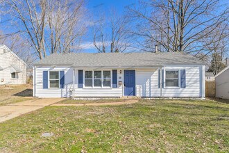 Building Photo - 9854 Dennis Dr