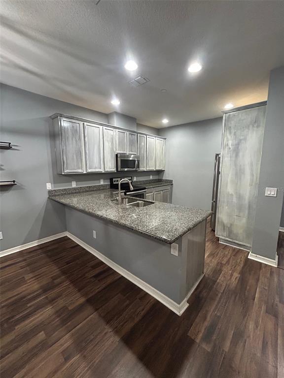 Foto del edificio - 106 Zamora Pl