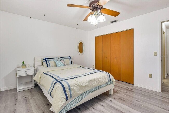 Building Photo - 4831 Greenleaf Rd