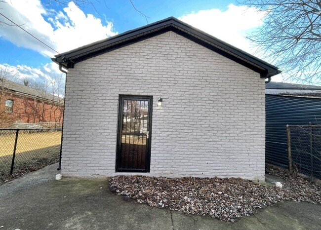 Foto del edificio - 2709 W Kentucky St