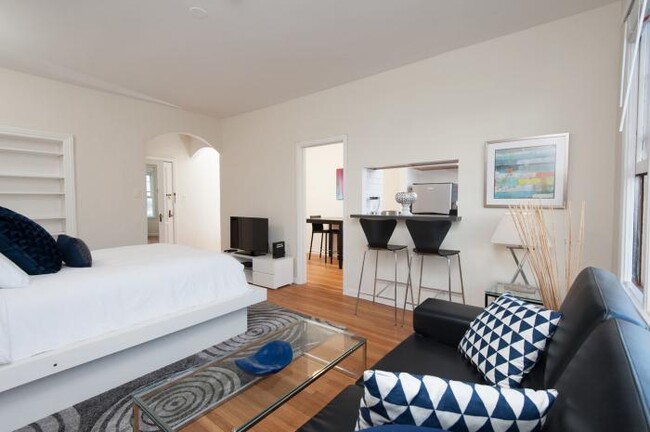 Building Photo - bedroom in San Francisco CA 94108