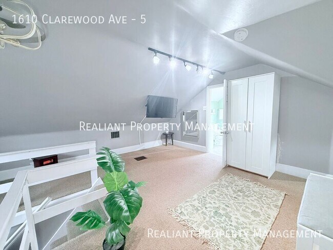 Foto del edificio - 1610 Clarewood Ave