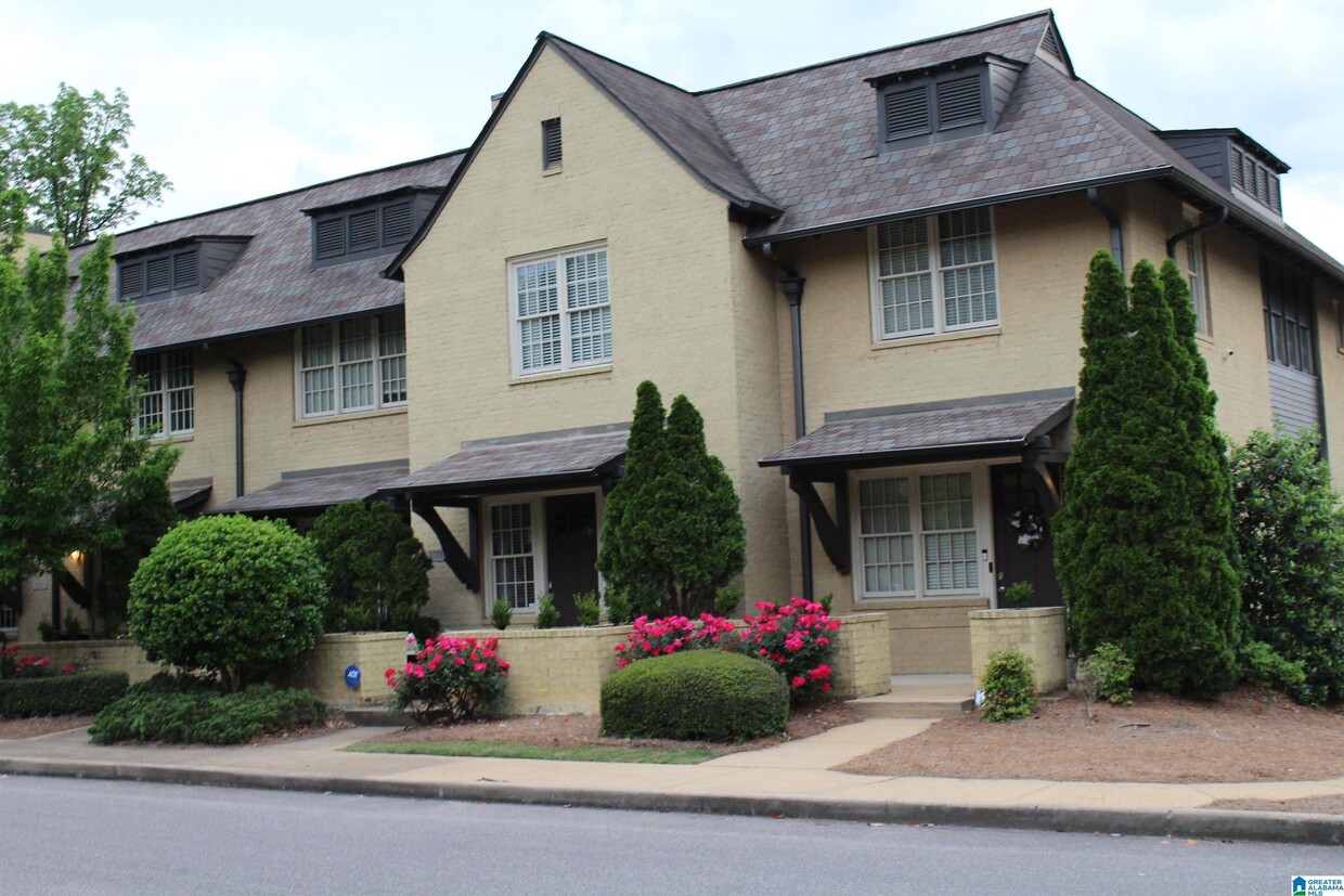 Primary Photo - 1006 Barristers Ct