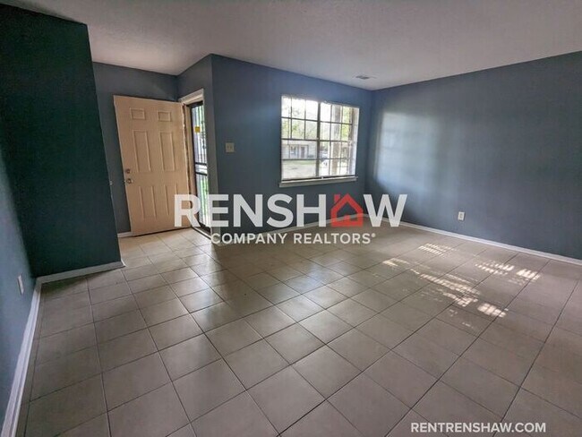 Building Photo - Charming Duplex - Parkway Village - Now Av...