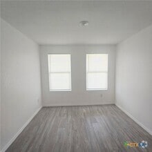 Building Photo - 175 Wolf Crest Blvd
