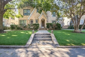 Building Photo - 5924 La Vista Dr