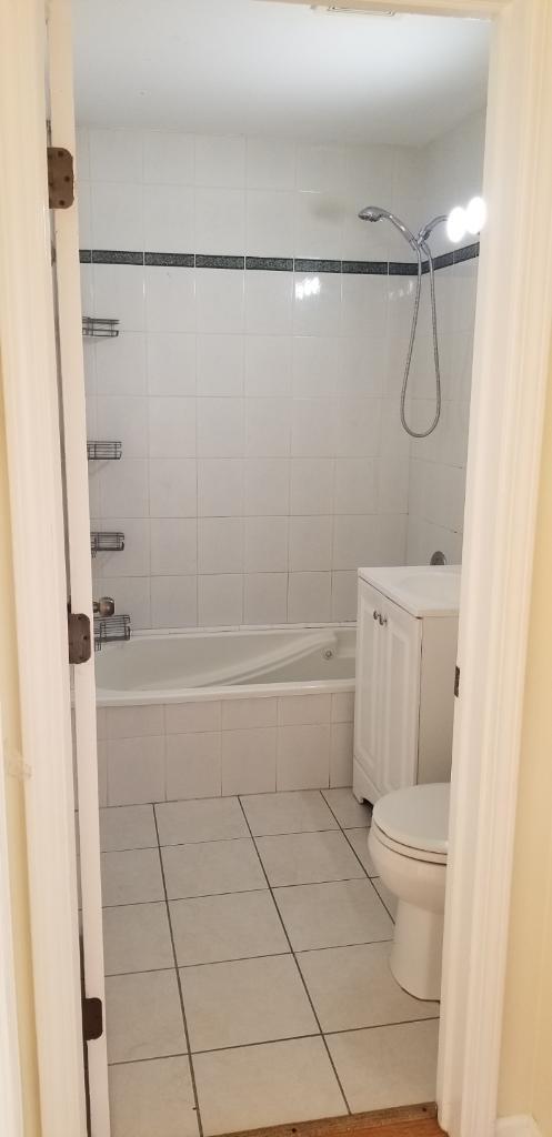 Bathroom - 10146 Hartford Ct Apartment