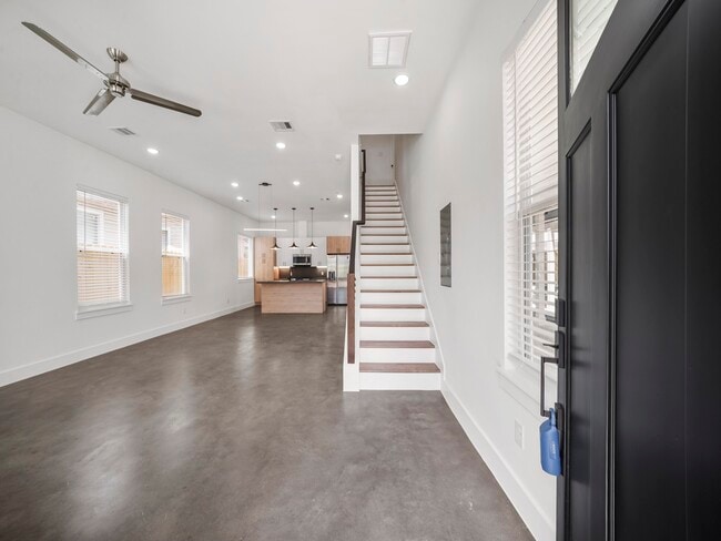 Foto del edificio - 7033 Avenue N