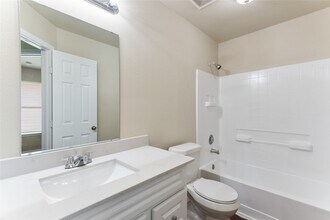 Building Photo - 14954 Huntington Willow Ln