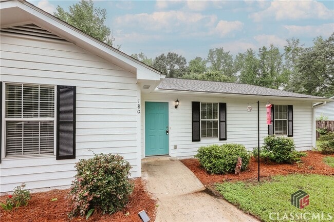 Building Photo - 180 Oak Dr