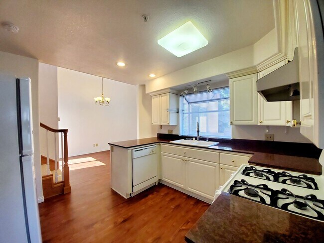 Foto del edificio - 111 E Poplar Ave