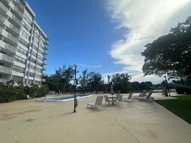 Building Photo - 1300 NE Miami Gardens Dr