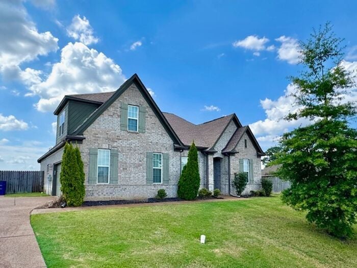 Foto principal - Olive Branch-Brand New 4 Bedroom 3 Bath Ho...