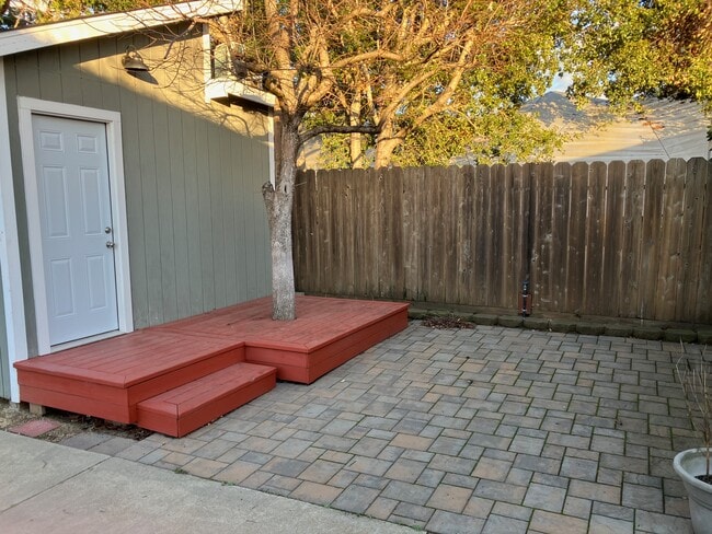 Foto del edificio - 105 Jolon Dr