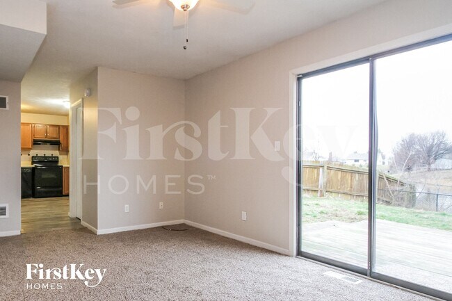 Building Photo - 104 Meadow Creek S Dr
