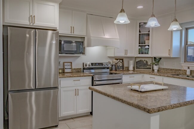 Building Photo - 4305 Alina Dr