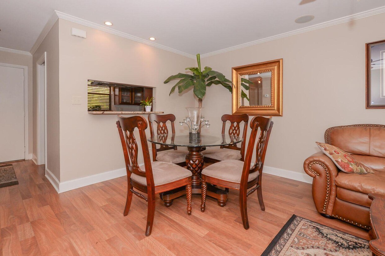 Primary Photo - 2050 Oleander Blvd