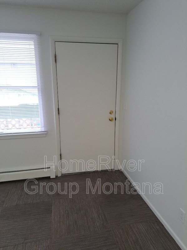 Foto del edificio - 707 SW Higgins Ave
