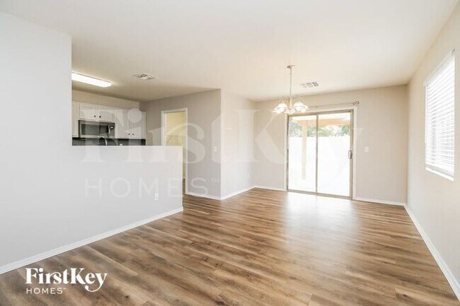 Building Photo - 1633 E Dust Devil Dr