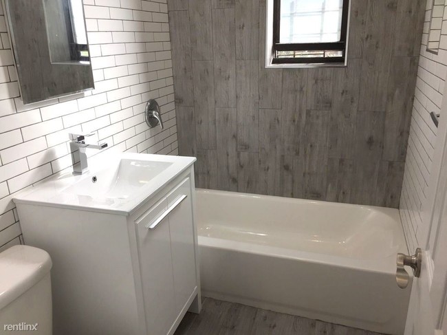 Foto del edificio - 3 br, 1 bath  - 3900 Kings Hwy