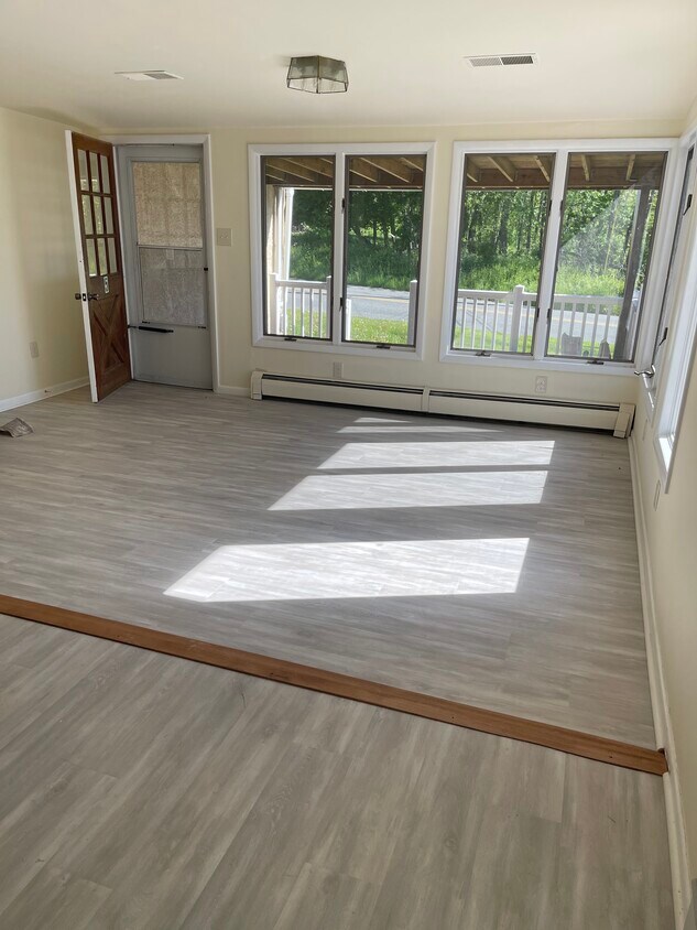 Dining room - 915 Levengood Rd