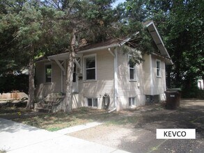 Building Photo - 208 E Pitkin St