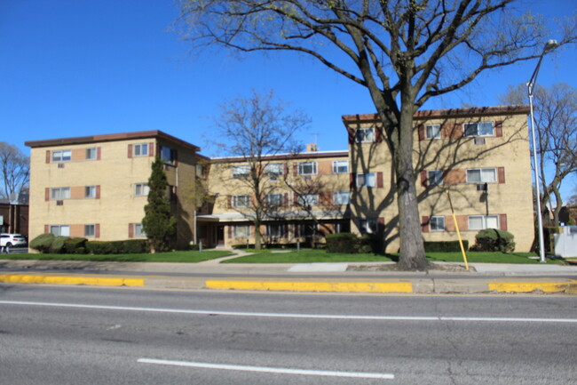 Building Photo - 9207 Skokie Blvd