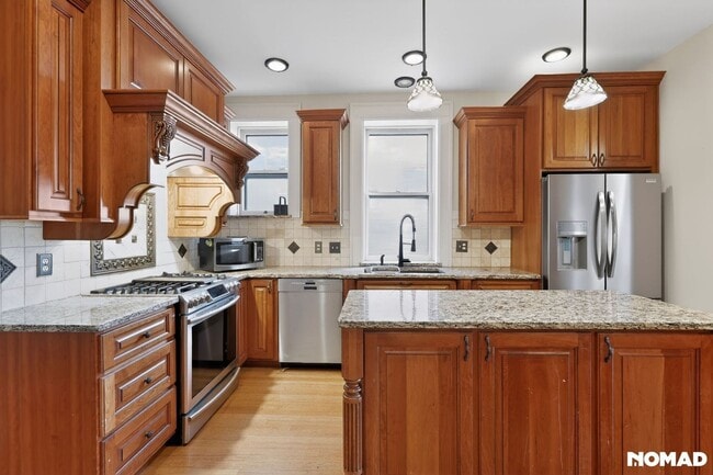 Foto del edificio - 910 N Clarkson St