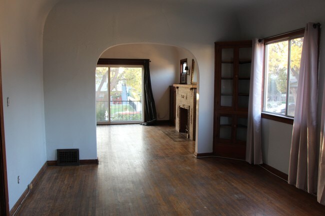 Building Photo - 1286 Los Robles Ave