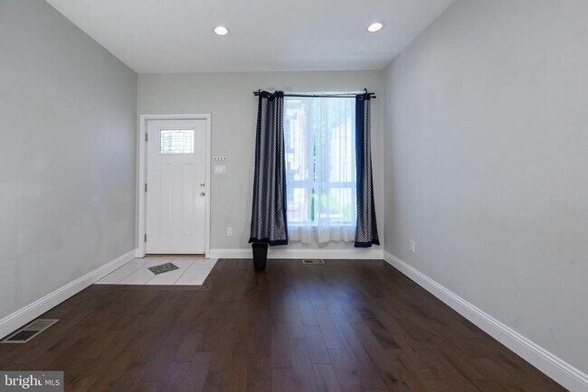Foto del edificio - 1439 N Newkirk St
