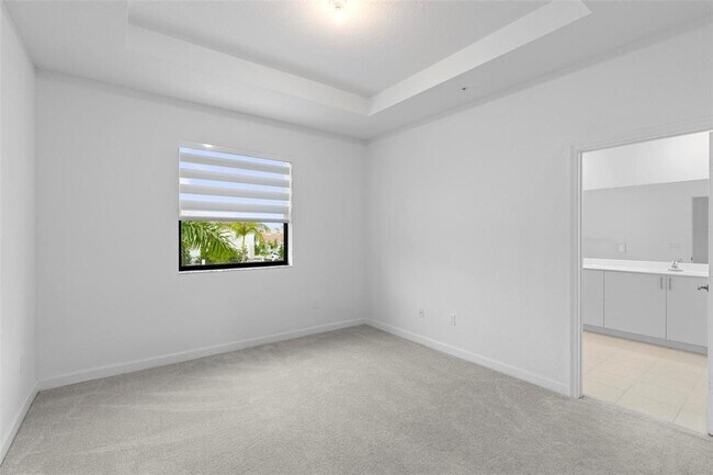 Foto del edificio - 15983 SW 2nd Pl