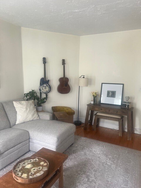 Foto del edificio - 507 E 3rd St