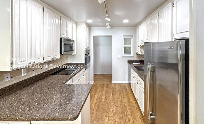 Foto del edificio - 736 Durshire Way