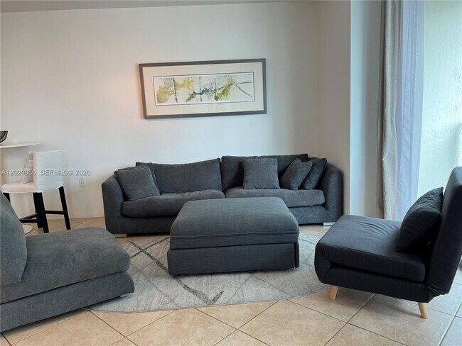 Foto del edificio - 9066 SW 73rd Ct
