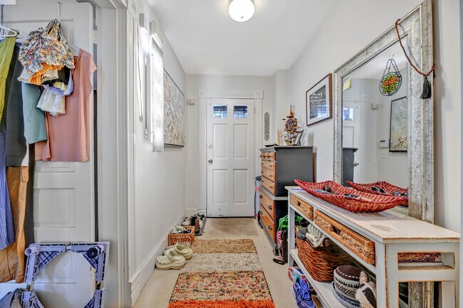 Foto del edificio - 2141 N St NW