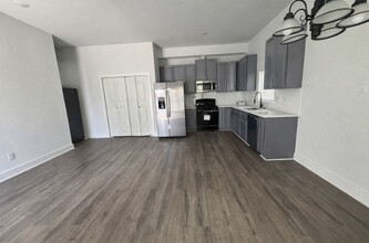 Building Photo - 7989 Sunbury St