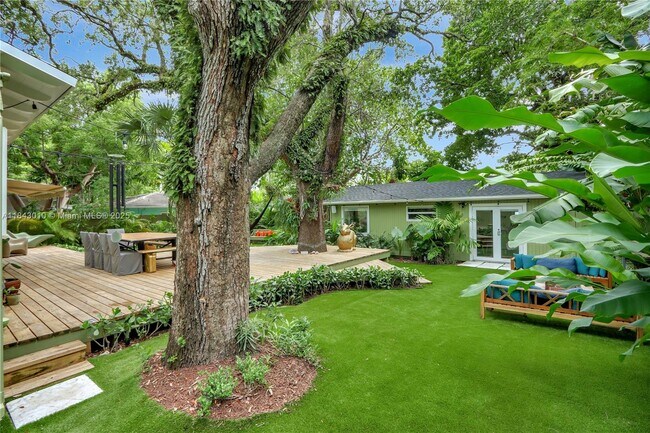 Foto del edificio - 842 NW 9th Ct