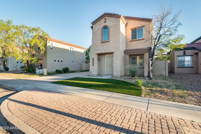 Foto del edificio - 8337 W Hughes Dr