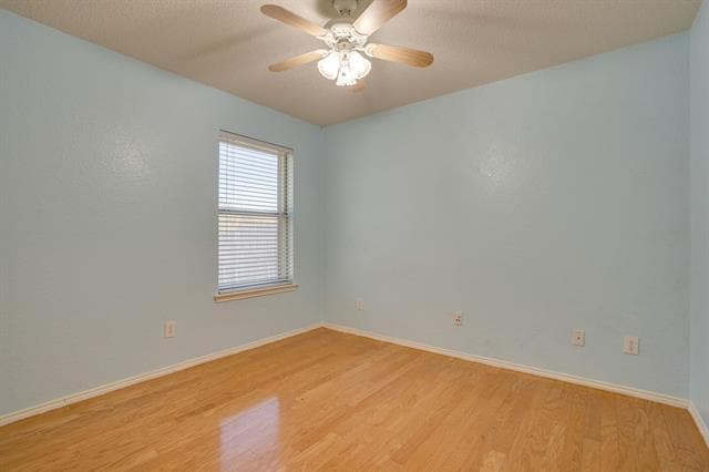 Foto del edificio - 2701 Chatsworth Dr