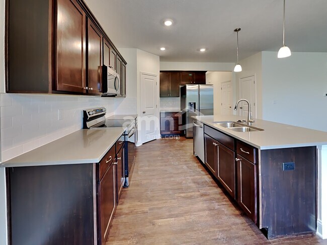 Foto del edificio - 8100 Rapala Ln