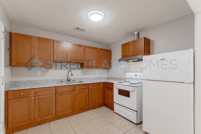 Foto del edificio - NOW OFFERING HALF OFF THE FIRST FULL MONTH...