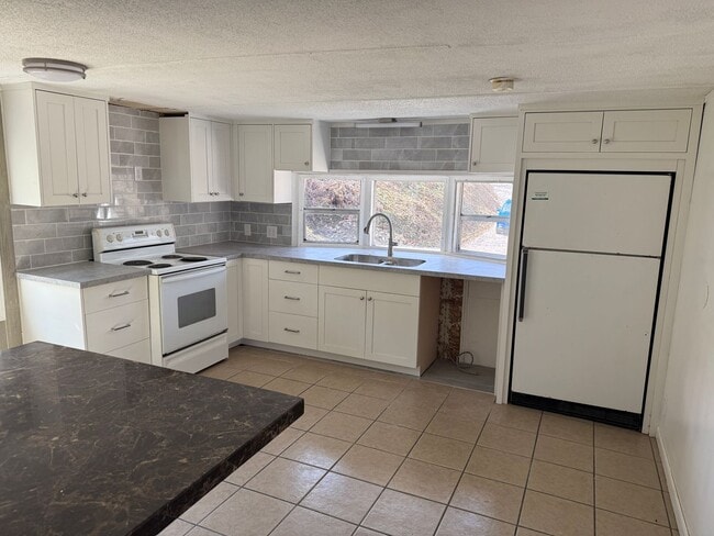 Building Photo - For Rent – Riverfront Home in Gnadenhutten