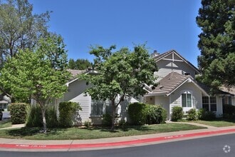Building Photo - 1001 Meadowbridge Dr