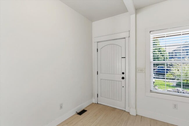 Building Photo - Fantastic 3-bed, 2.5 bath single level home near Downtown Star