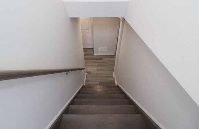 Building Photo - 6 Rockcliffe St